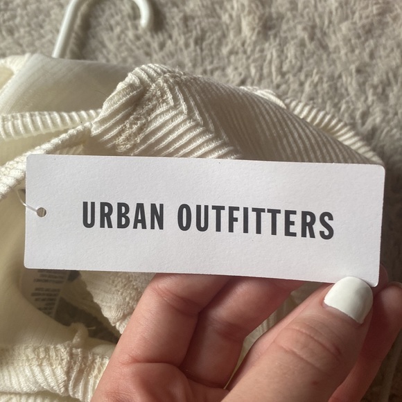 urban outfitters white button crop top (size small) - Picture 4 of 7